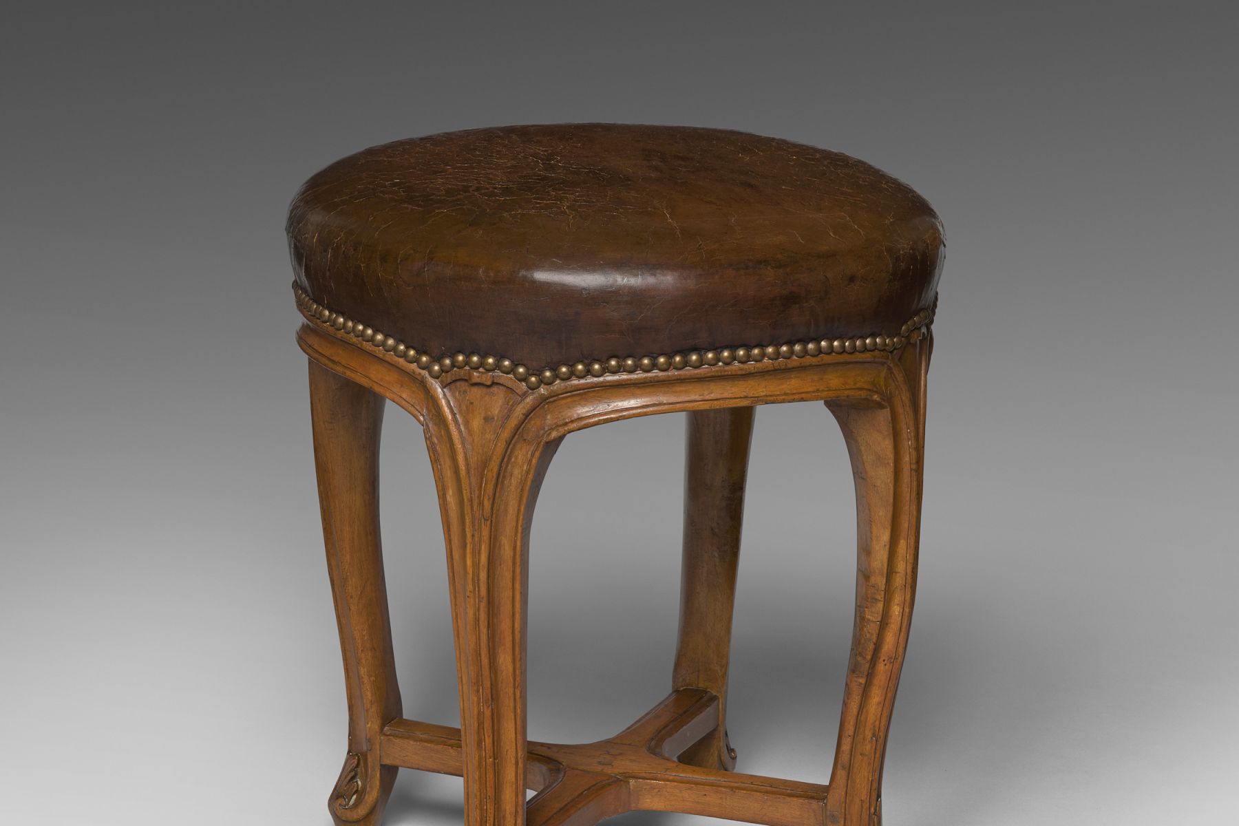 Elégant tabouret Louis XV